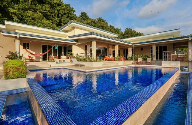 Casa Juliet - Atemberaubender Meer- / Surfblick in einer traumhaften 4BR Villa!