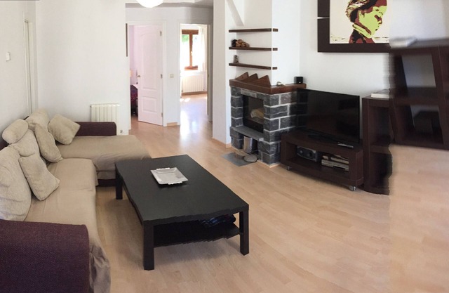 Casa La Corona in den Pyrenäen neben dem Bubal Stausee.