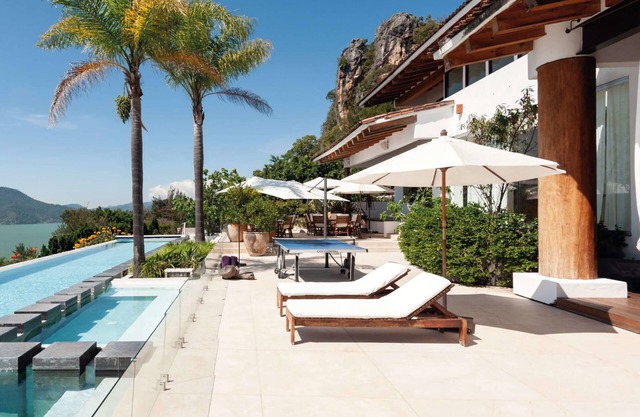Casa La Peña: Incredible View in Valle de Bravo
