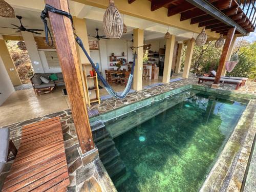 Casa la Vista: New, luxury villa with infinity pool & ocean views