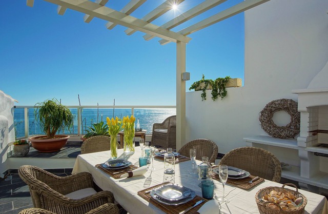 Casa Latino - Luxury & Charming Villa Oceanfront