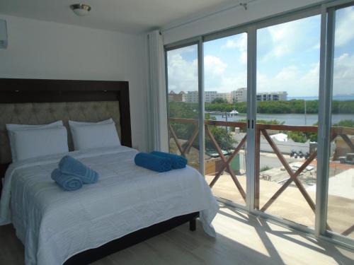 Casa Linda Isla Loft- Ocean View- Shared Pool