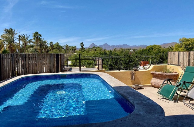 Casa Loca family sized 3 story with a heated jacuzzi DISCOUNTED RATE