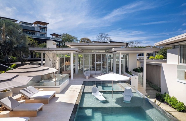 Casa Luna , Beachfront Luxury , Concierge and Daily Breakfast included
