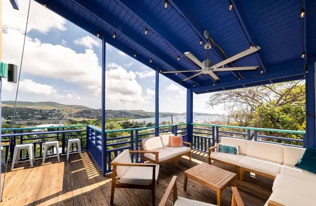 Casa Mañana - Breezy bay view deck w/ AC & WiFi