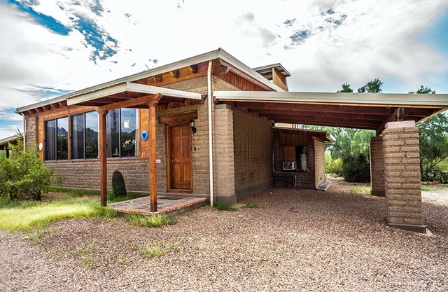 Casa Madero Desert Retreat with Hot Tub Under the Stars