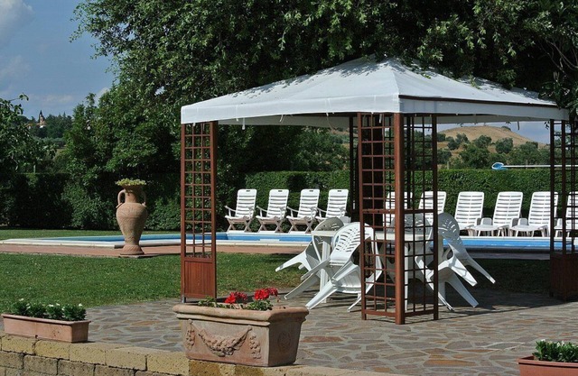 Casa Maggiorana A: A characteristic and welcoming cottage surrounded by the greenery, with Free WI-FI.