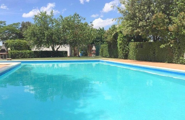 Casa Maggiorana C: A characteristic and welcoming apartment that is part of an ancient country house surrounded by the greenery, with Free WI-FI.