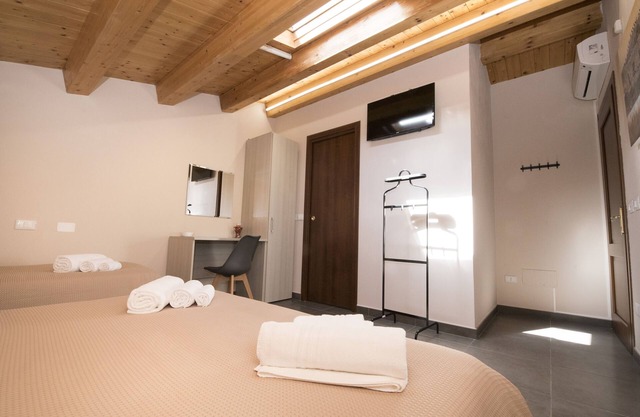 Casa Malaclà - Dreibettzimmer mit eigenem Bad