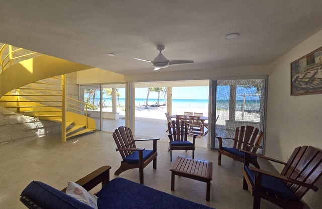 Casa María Beatriz - Telchac Beachfront House