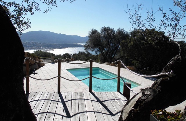 Direkt am Meer, Villa mit beheiztem Pool (April bis Oktober)