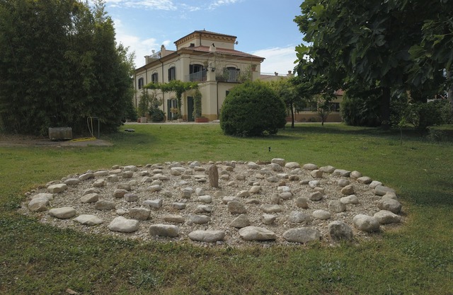 Casa Colonna, 18th century masseria surrounded by olive groves