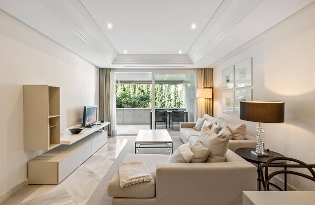 Casa Marina Mariola -Prime location on Golden Mile