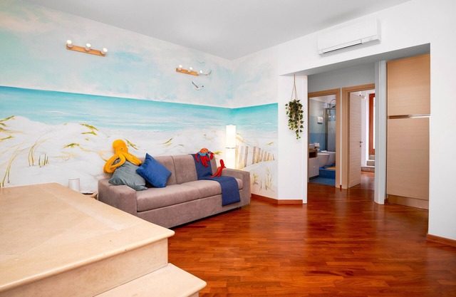 Casa Marina: Sea, Bikes, Art