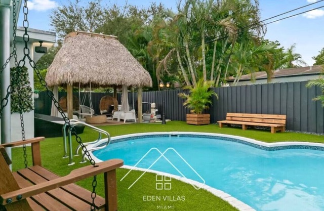 Casa Mayaimi Pool Tiki Hut 10 mins Beach