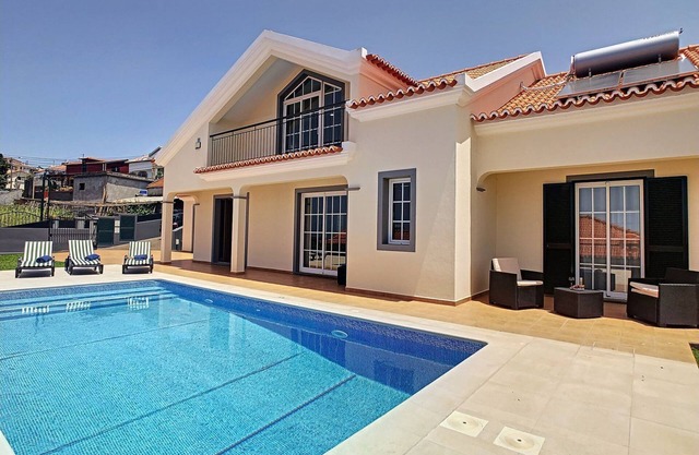 Casa Mes Amis by LovelyStay