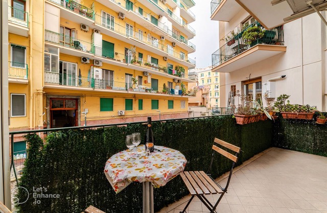 "Casa Mia Vacanze Napoli" Comfort and tranquility Close to the Center and Metro1!