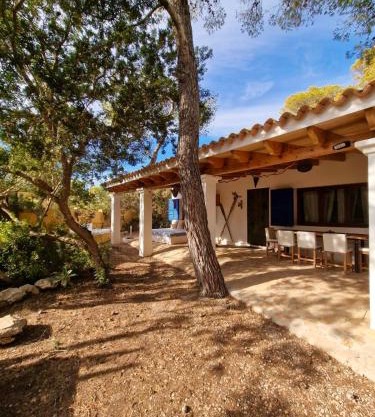 Casa Migjorn, immersa nella natura a pochi passi dal mare