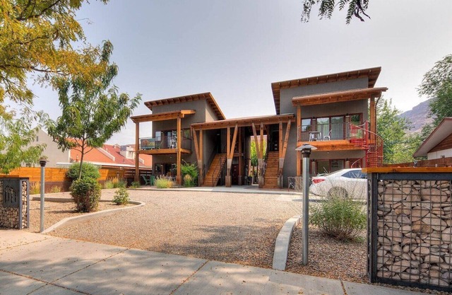 Casa Moab Complex ⁓ Downtown Moab ⁓ Sleeps 10