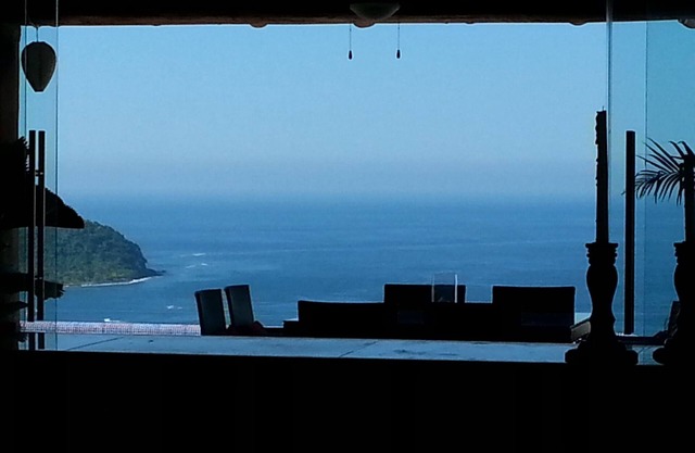 CASA MONARCA. Playa La Ropa, Zihuatanejo, Gro. Mexiko.