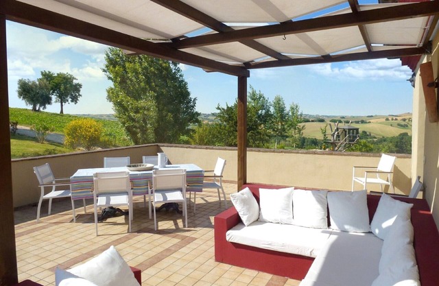 Casa-Montale 1/5Terrazza, typisches Landhaus,gr. Pool,Alleinlage,Panoramablick