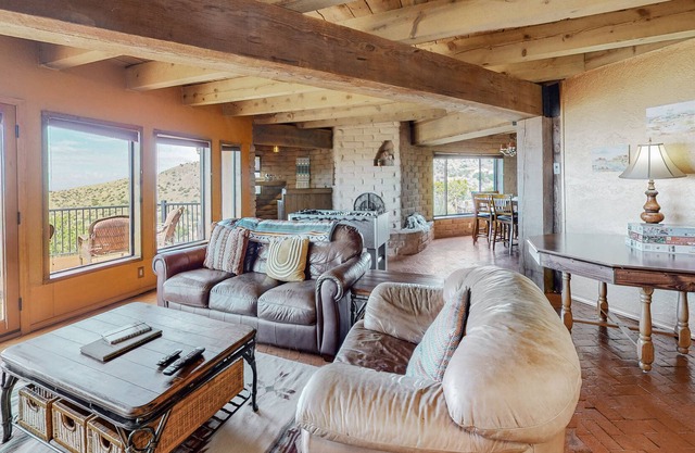 Casa Monte Vista - Mountainside with city views!