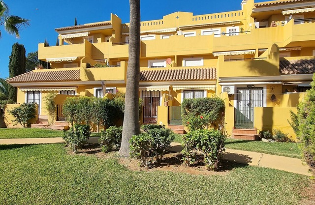 Casa Naranja, Cosy Naturist apartment close by the sea.