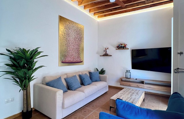 CASA NATY, SPACIOUS RENOVATED APARTMENT IN THE CENTER OF MALAGA