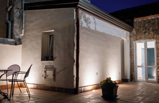 Casa Nicuzza, a stone's throw from Etnaland and Catania. Family&pet friendly