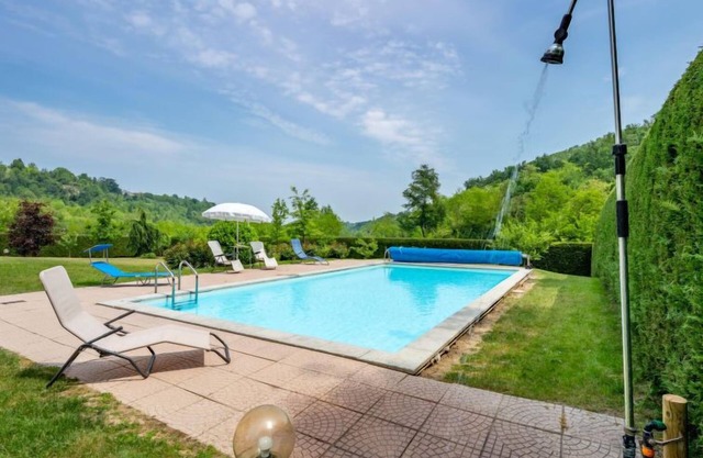 Ferienhaus Casa Nocciola in Ferrere - 11 Personen, 5 Schlafzimmer