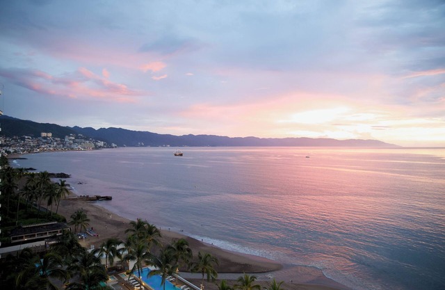 Casa Océano - Brand New Beach Front 2 Bedroom in The Center of Puerto Vallarta