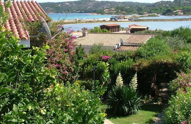 Casa Oleandro mit Garten, 100 mt von Strand entfernt, internet Wifi