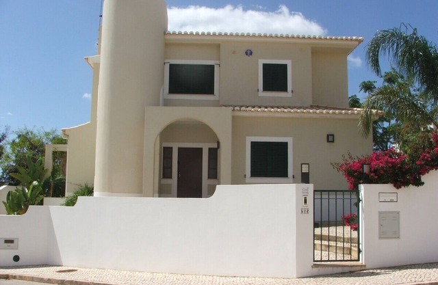 Luxus-Villa mit privatem Pool & Gärten, nahe dem Strand, Yachthafen, Golf