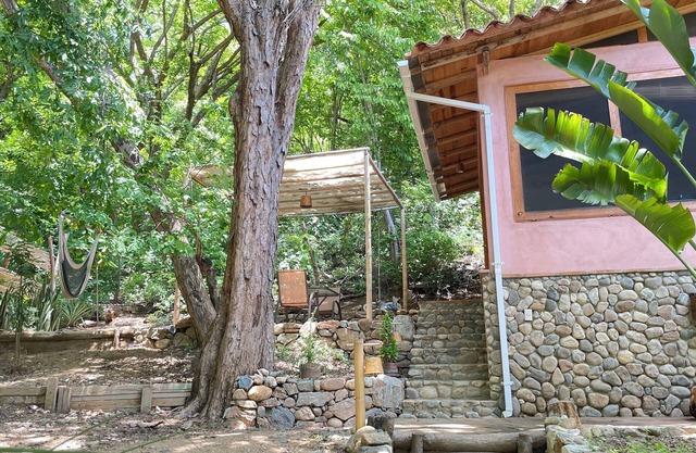Casa Pacifico: Starlink, AC & Superbly Located!