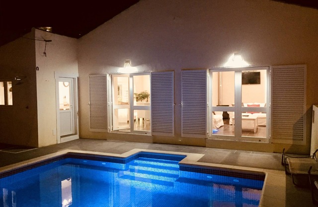Casa Palmeira ist ein kürzlich renoviertes Dorfhaus mit 3 Schlafzimmern und Pool