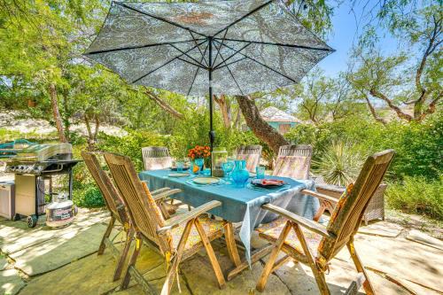 Casa Paloma Studio Artsy and Airy with Hot Tub Access