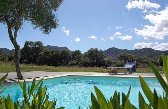 Casa Perella E: A graceful cottage surrounded by the greenery, with Free WI-FI.