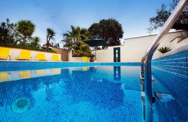 Casa Periquita on vineyard, pool