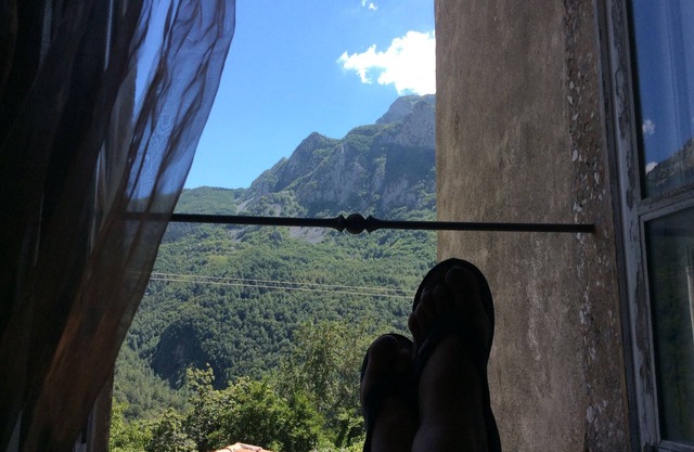 Casa Pertondolo, eine geräumige und helle Zweizimmerwohnung für 4 Personen in der Hochebene von Lunigiana.