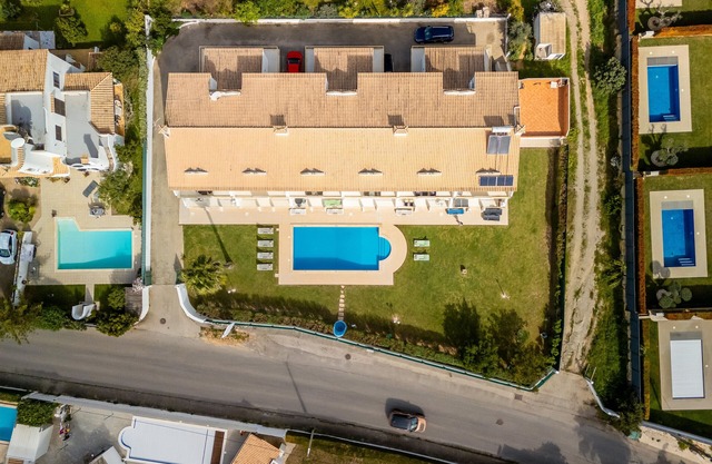 Casa Pimenta | 5 Bedrooms | Central| Olhos de Água