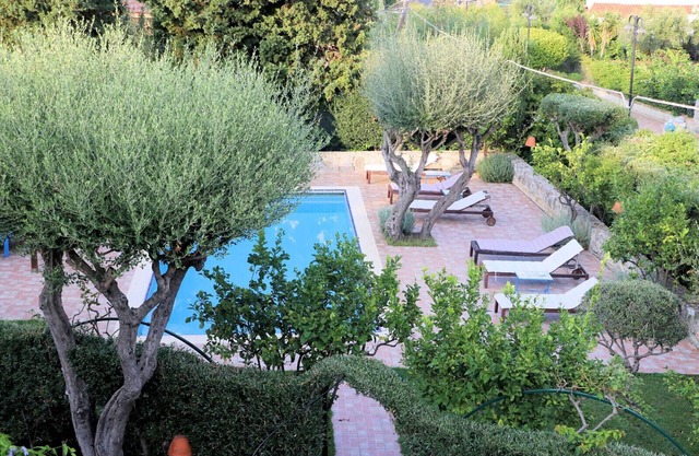 Casa Pittara, for 4 people, with shared pool and access to the beach