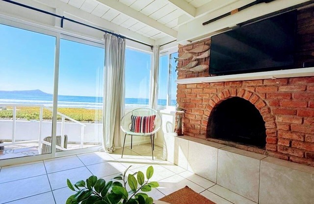 CASA PLAYA - Beachfront paradise sandy beach