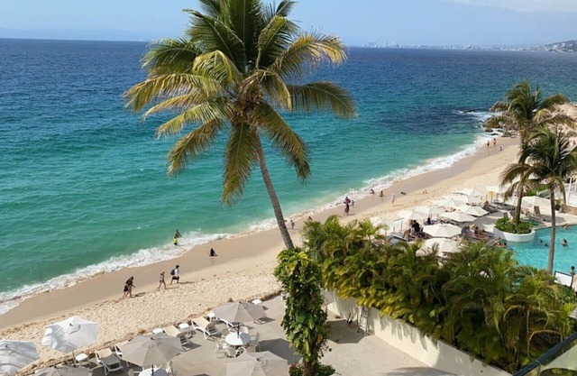 Casa Playa, Unobstructed Beachfront, Stunning 3BR, Literally 5 steps to sand