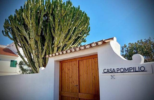 Casa Pompilio Sagres Heaven at Worlds End Beach shops restaurants on ur doorstep