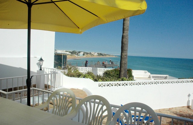 Casa Portuguesa- a Charming Ocean Front Renovated Fisherman's House (Sleeps 7)