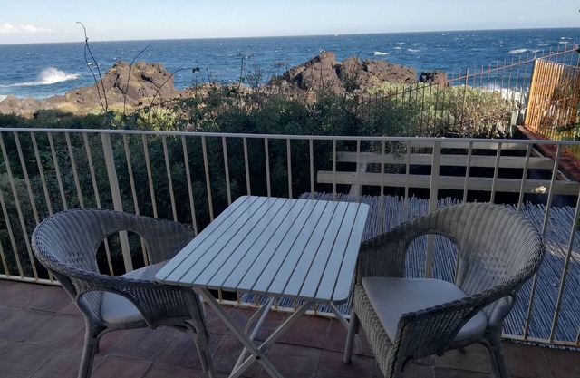 Casa Pozzillo: zwei Zimmer mit herrlichen Blick aufs Meer direkt vor dem Haus!