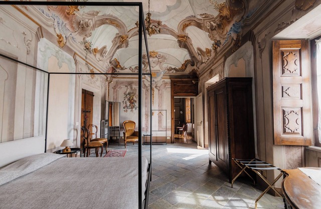 Casa Regina Montis Regalis