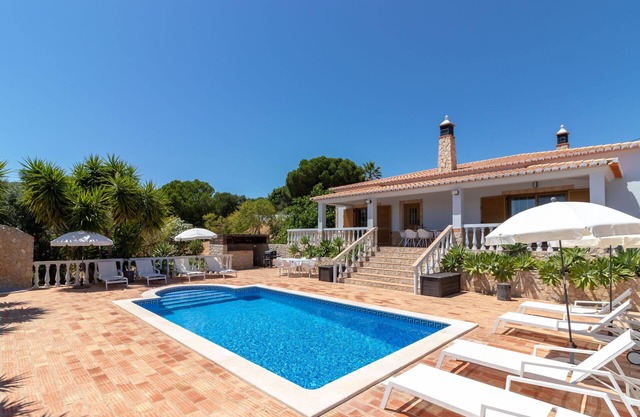 3-Bett-Villa mit privatem Pool 5 Autominuten von den Stränden und 5 km von Carvoeiro entfernt