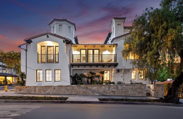 Casa Riviera 13 - Boutique Suites