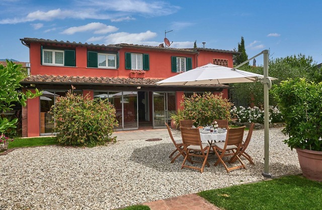 Casa Rocchi, Capannori, Lucca and Viareggio